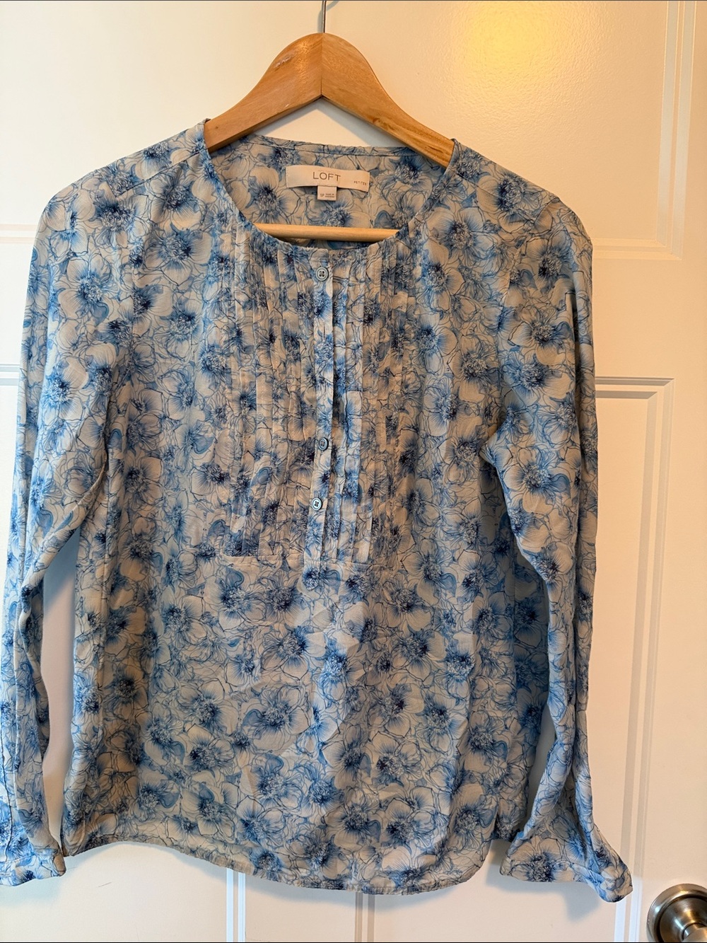 LOFT Blue Floral Pintuck Front Long-Sleeve Blouse